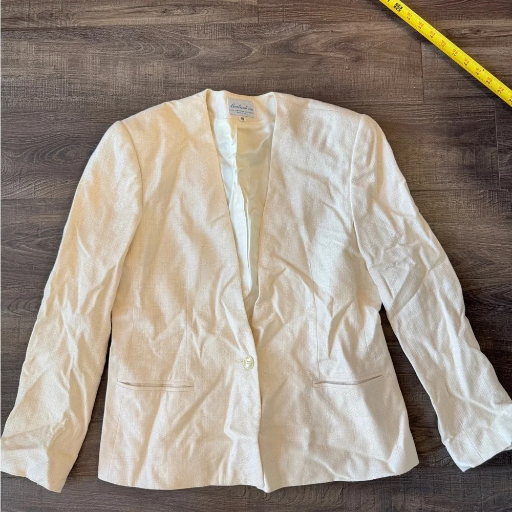 Elegant Cream Women's Blazer